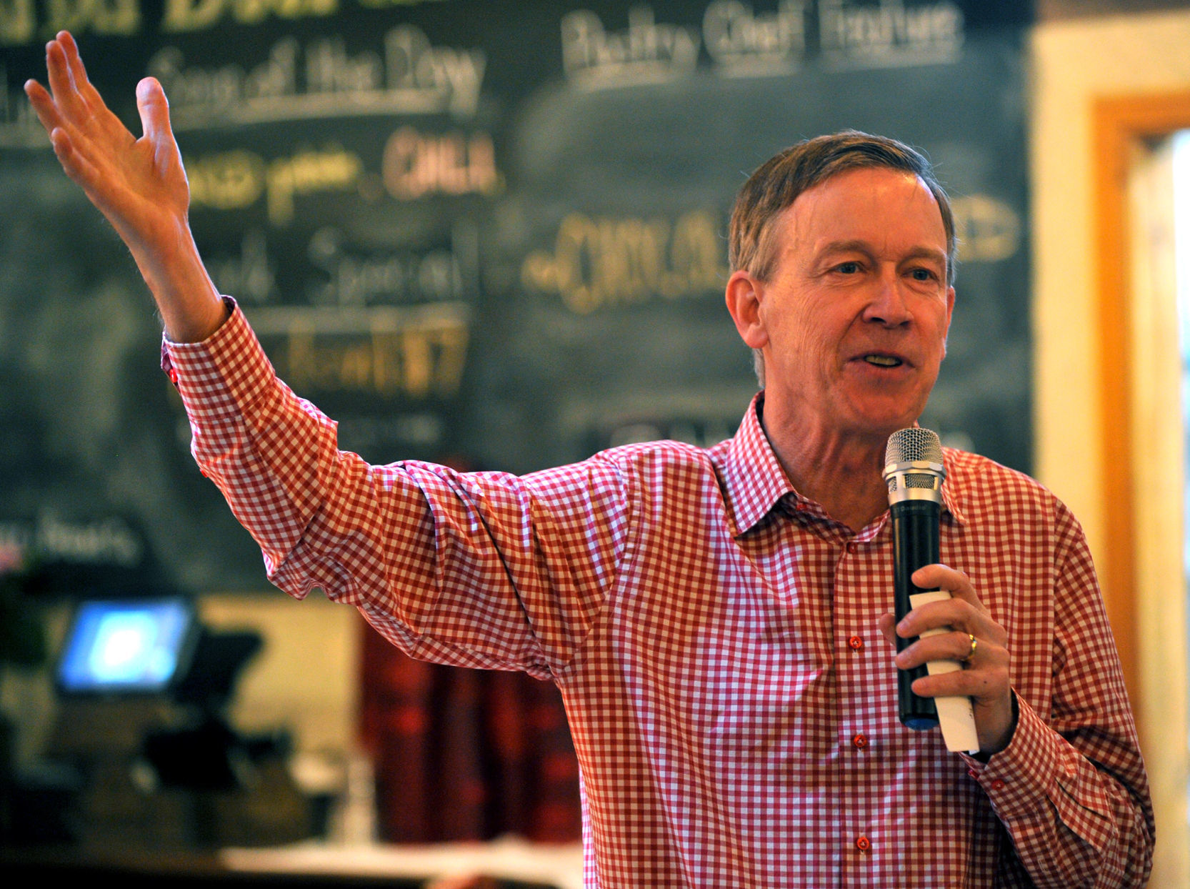 Democratic Presidential candidate John Hickenlooper in Davenport